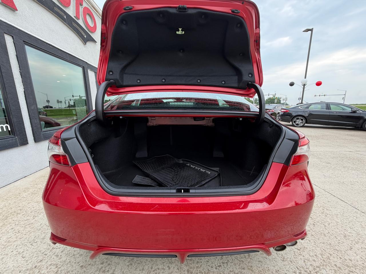 Toyota Camry SE 2019