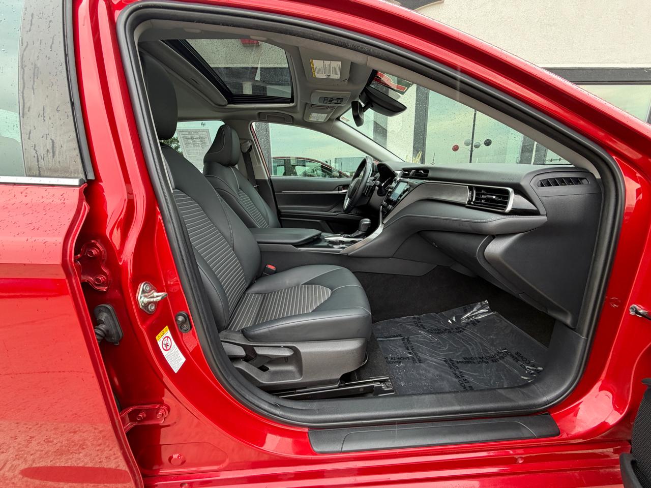 Toyota Camry SE 2019