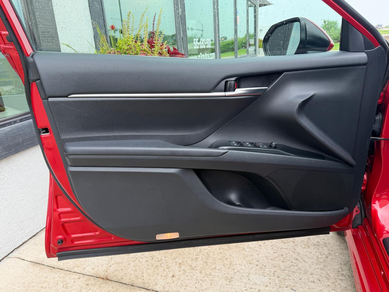 Toyota Camry SE 2019