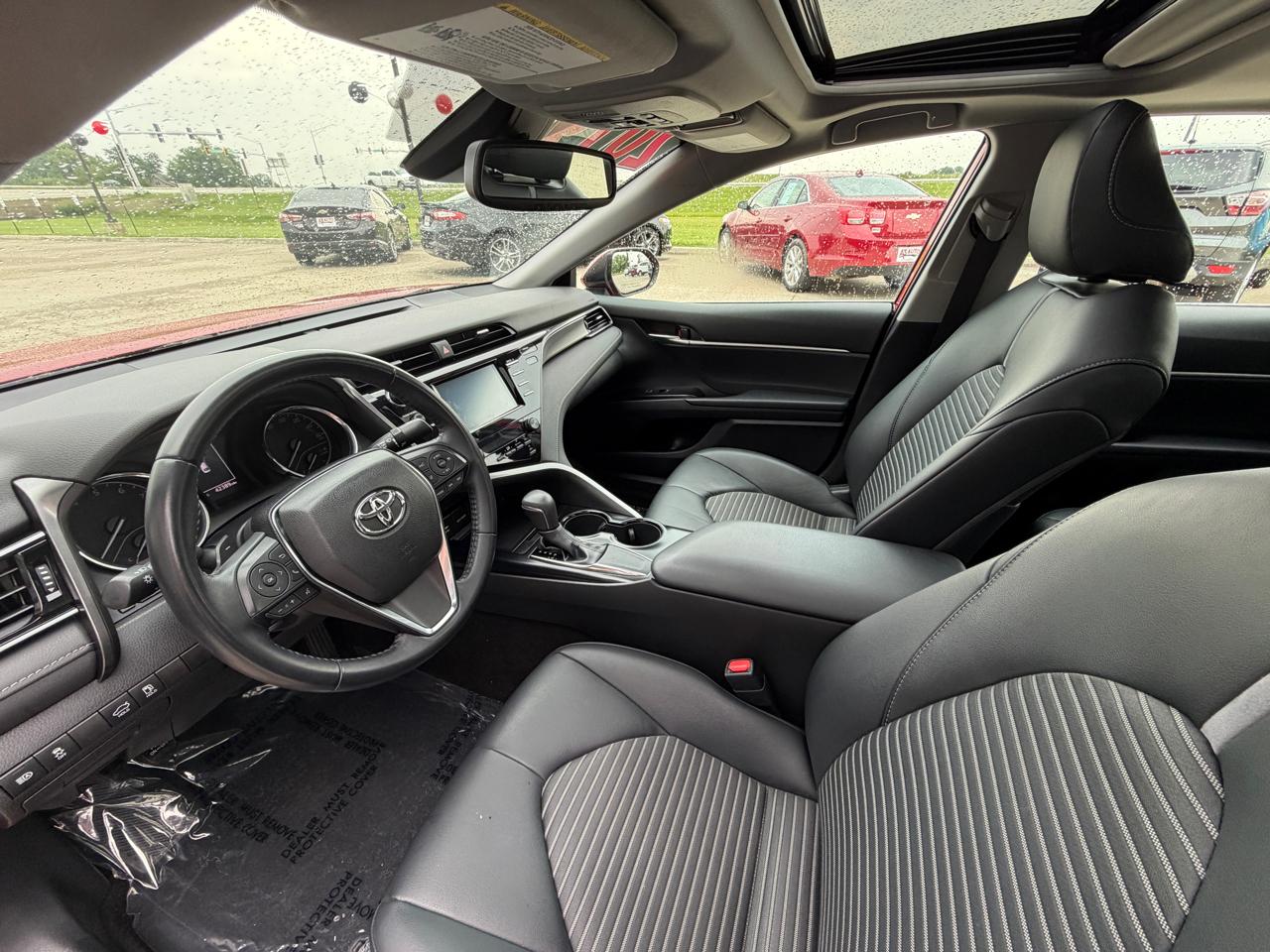 Toyota Camry SE 2019
