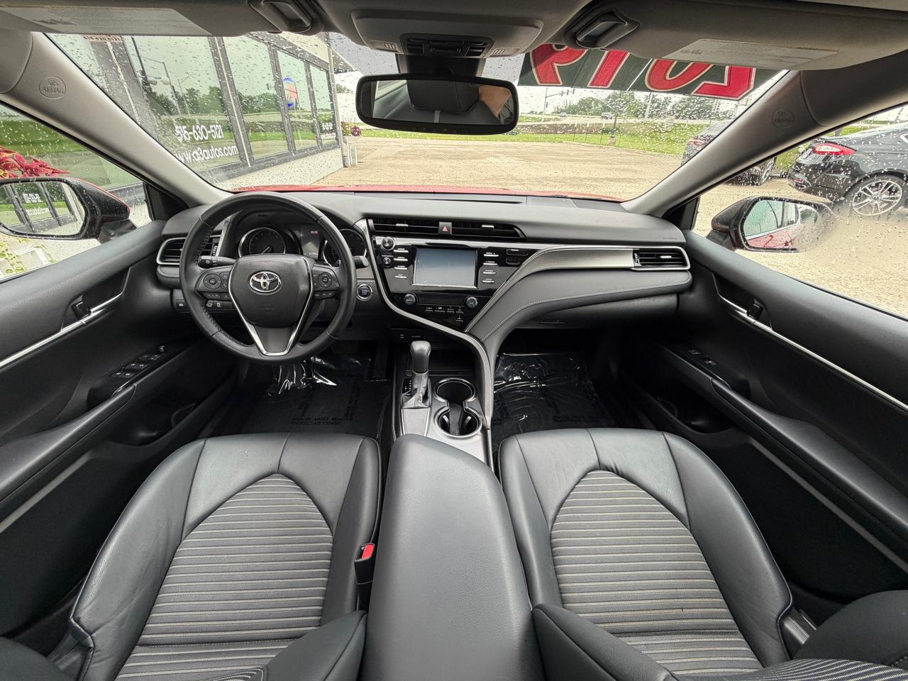 Toyota Camry SE 2019