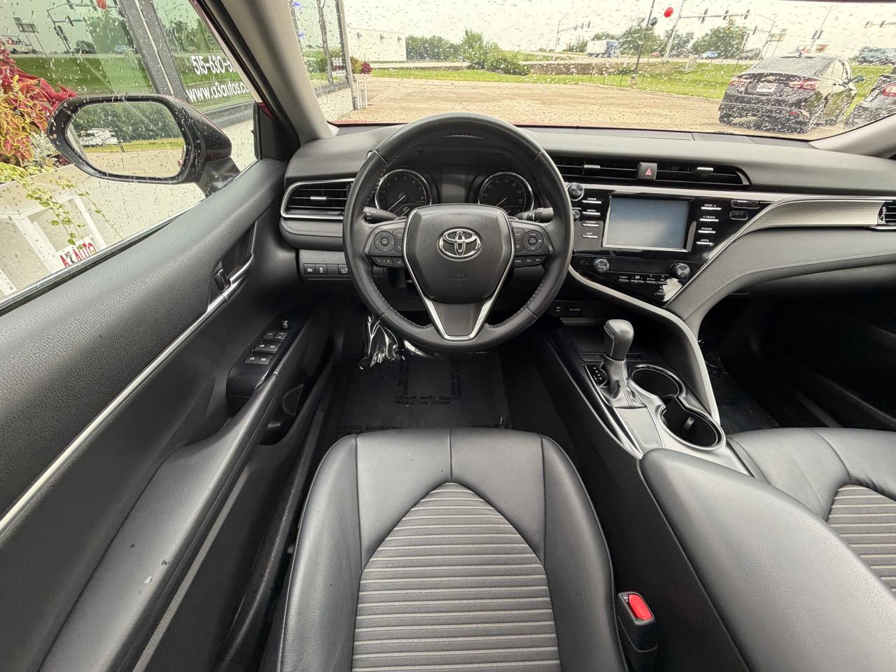 Toyota Camry SE 2019