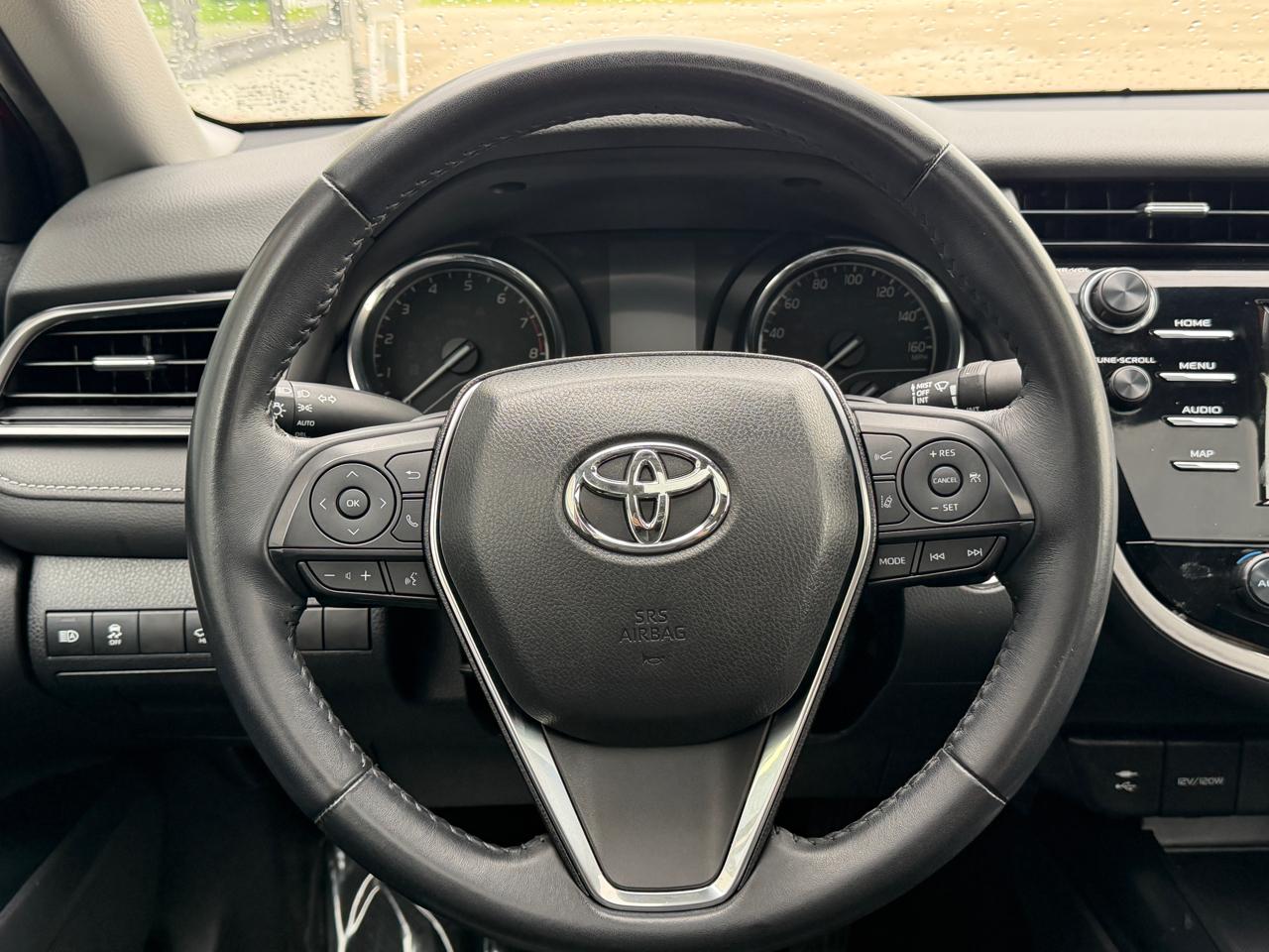 Toyota Camry SE 2019