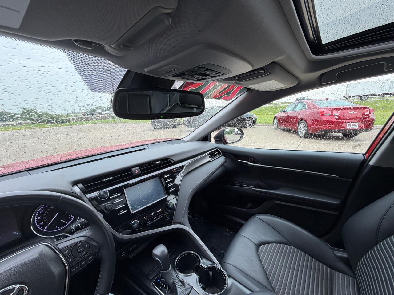 Toyota Camry SE 2019