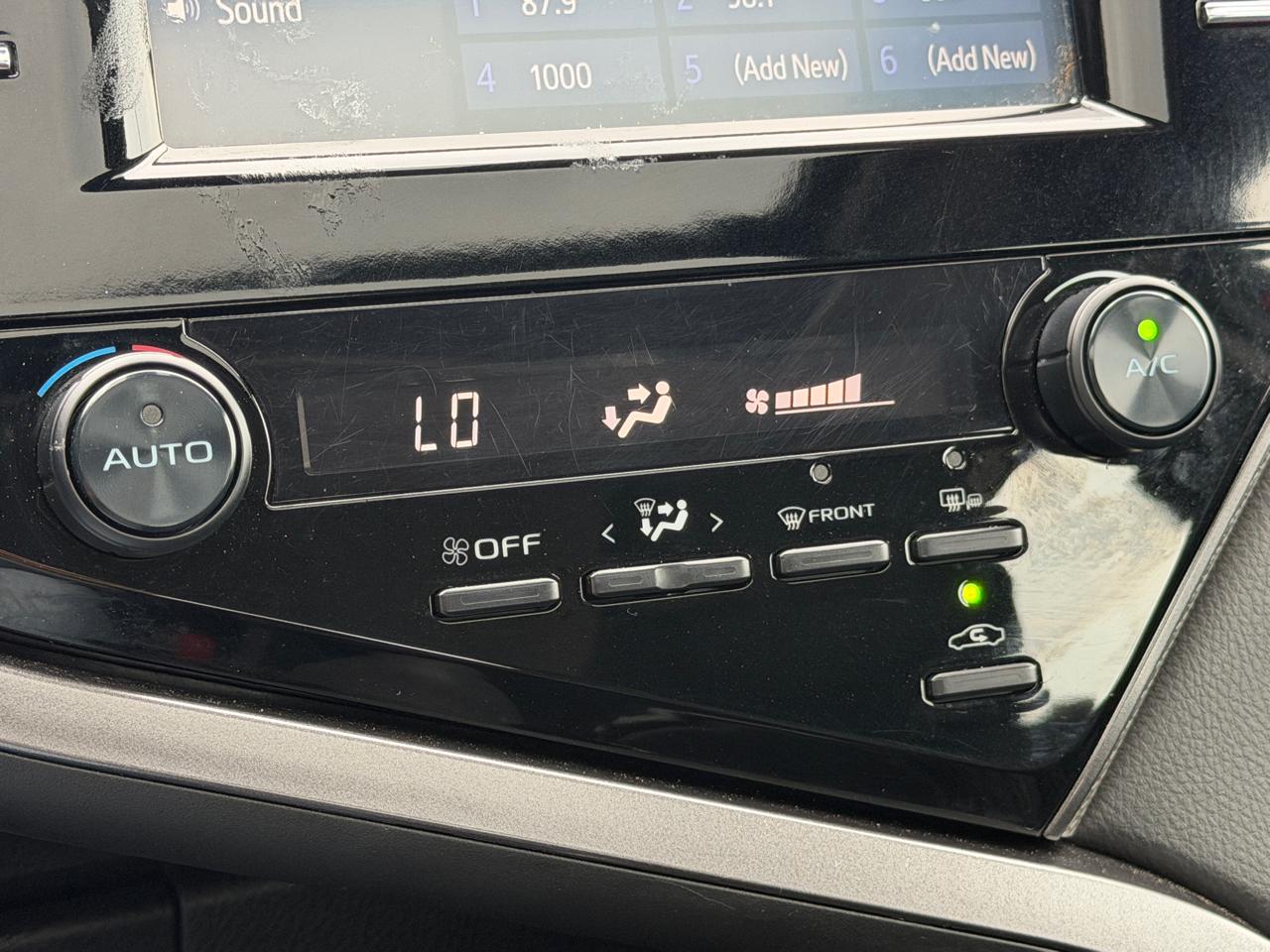 Toyota Camry SE 2019