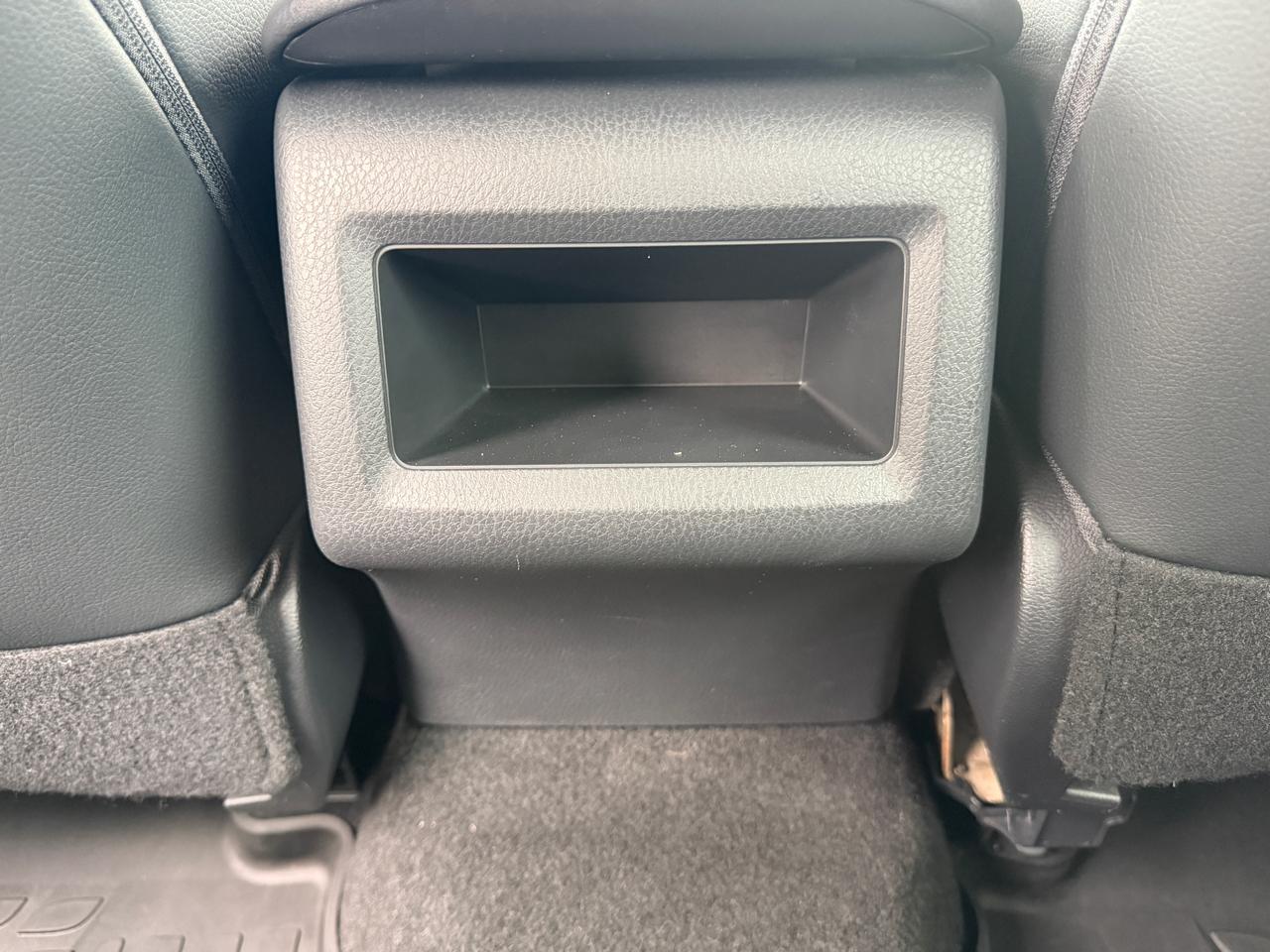 Toyota Camry SE 2019