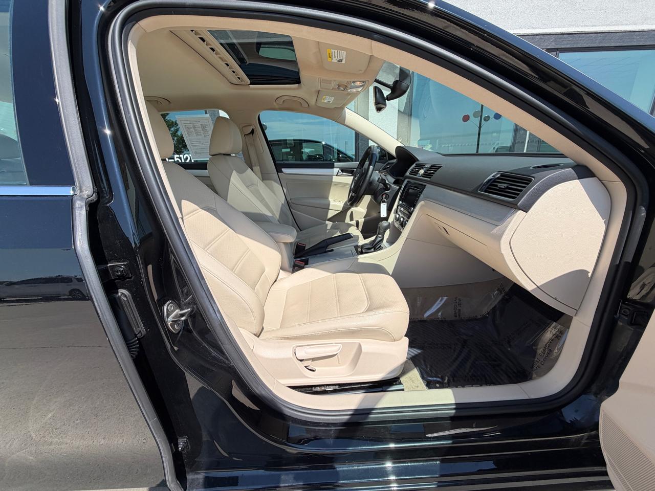 Volkswagen Passat 2.5L SE AT 2012