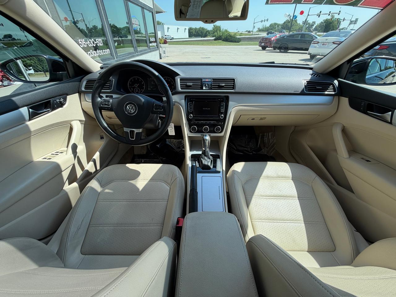 Volkswagen Passat 2.5L SE AT 2012