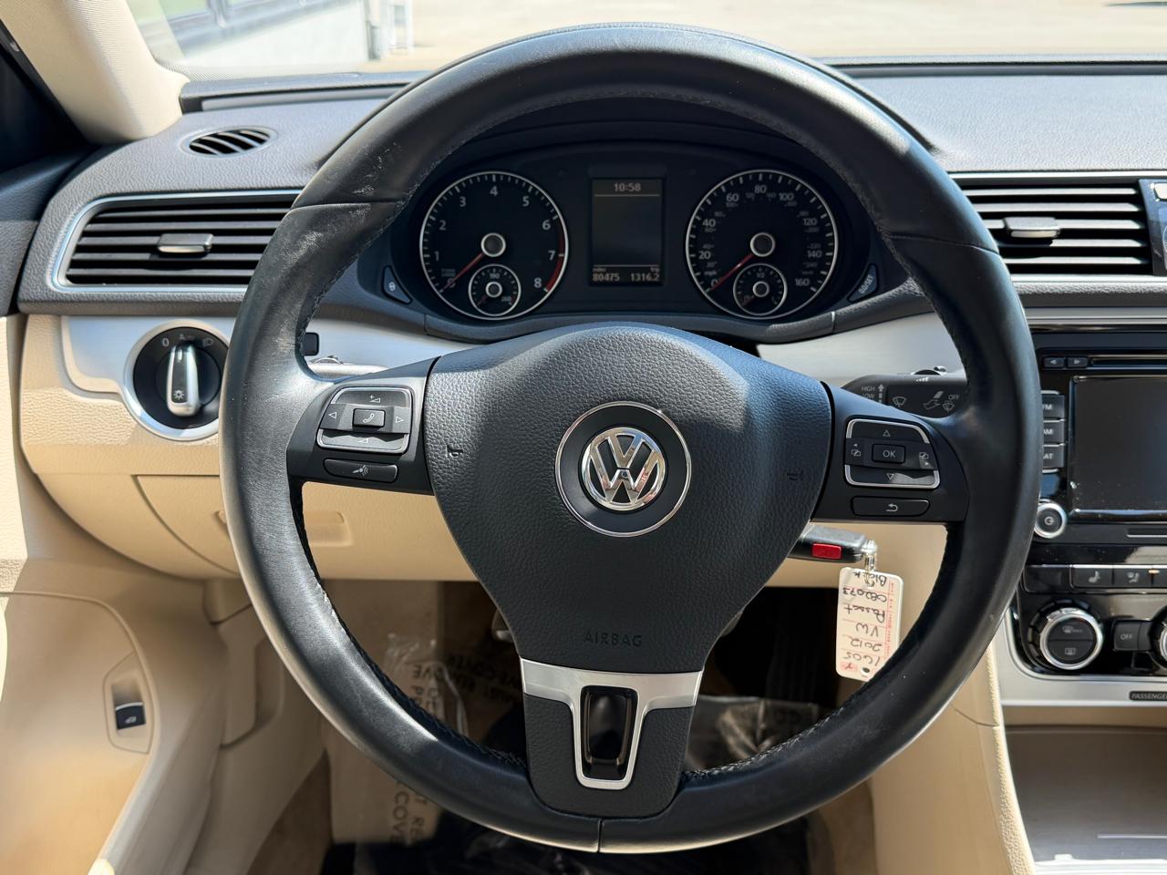 Volkswagen Passat 2.5L SE AT 2012