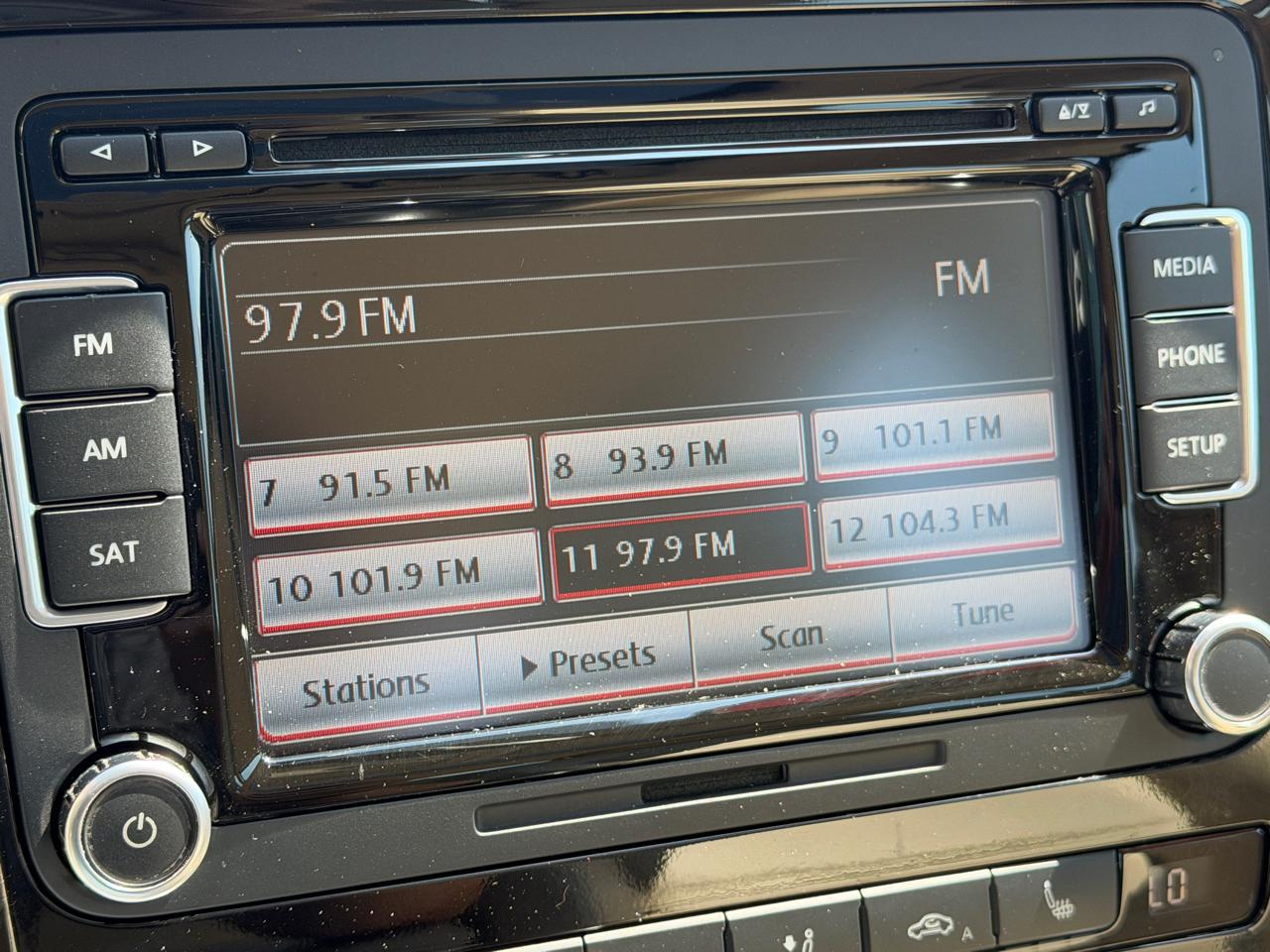 Volkswagen Passat 2.5L SE AT 2012