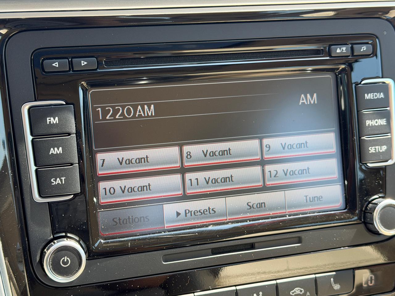 Volkswagen Passat 2.5L SE AT 2012