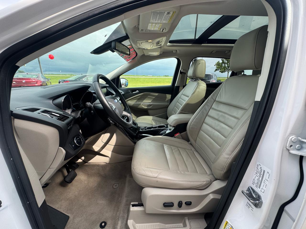 Ford Escape Titanium 4WD 2015