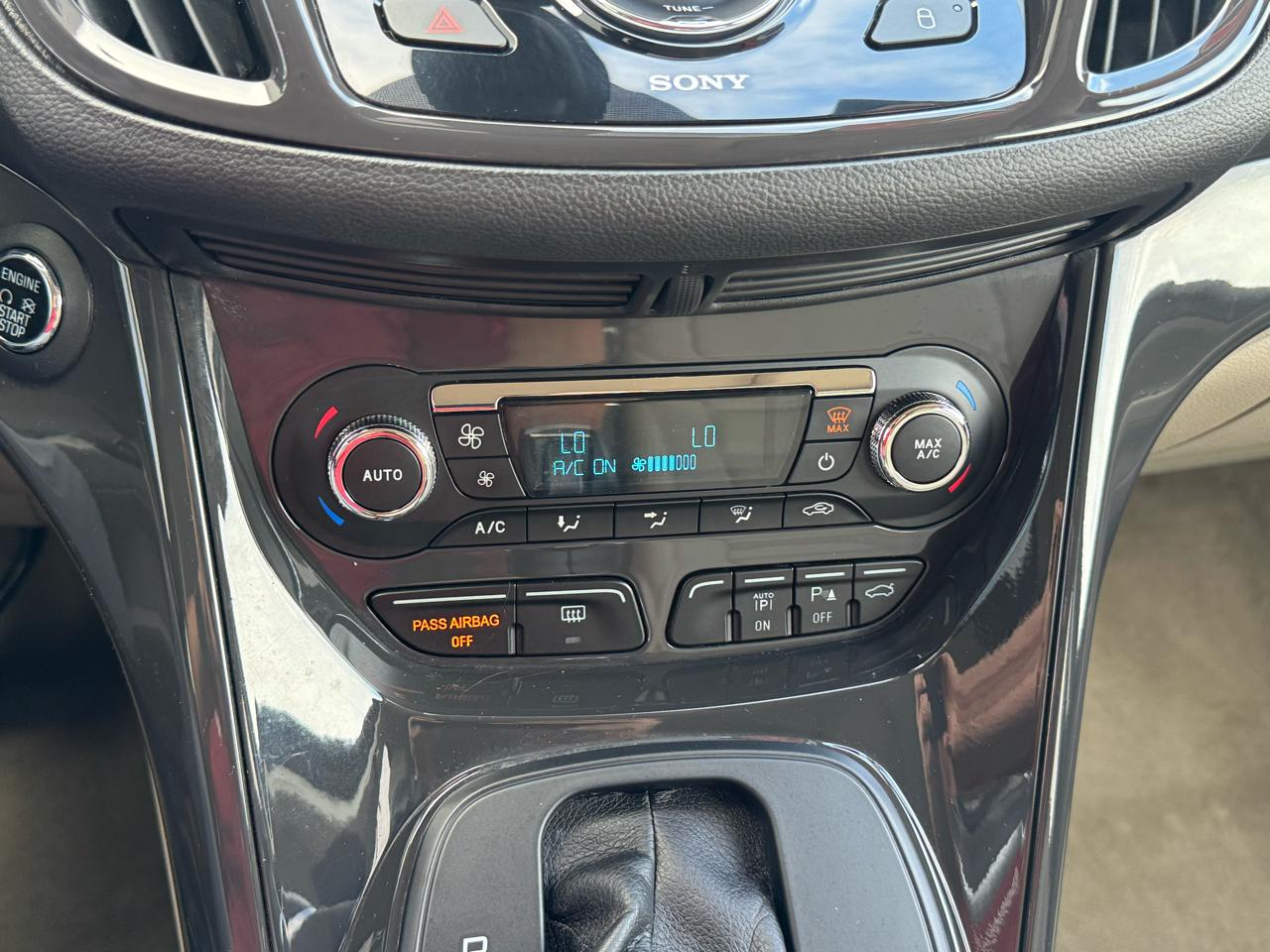 Ford Escape Titanium 4WD 2015