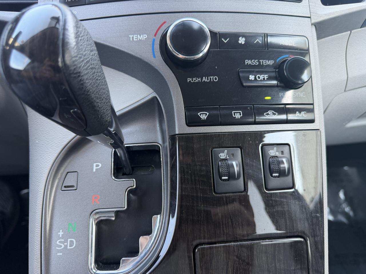 Toyota Venza  2014