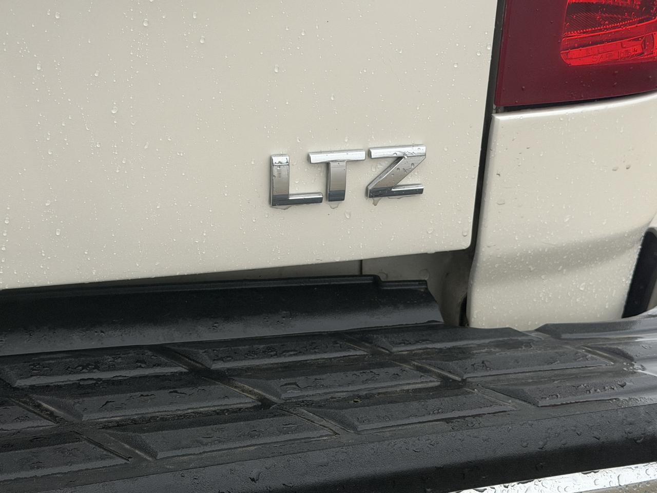 Chevrolet Silverado 1500 LTZ Crew Cab 4WD 2013