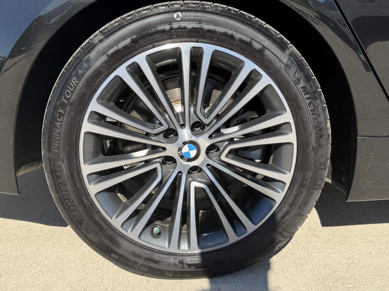 BMW 5-Series 530i xDrive 2019