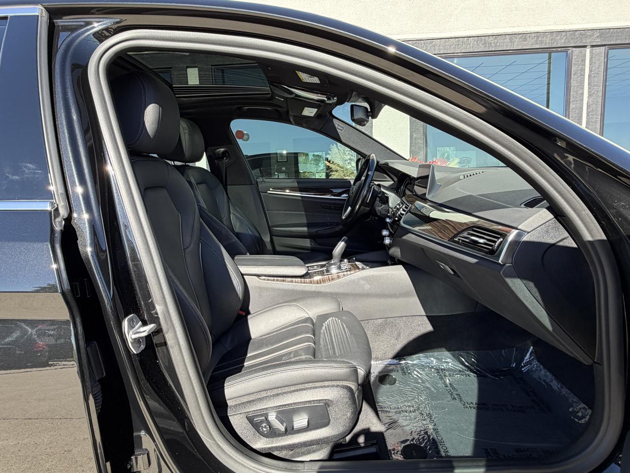 BMW 5-Series 530i xDrive 2019