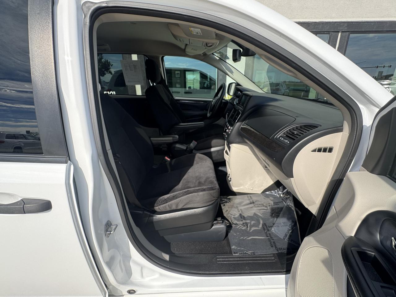 Dodge Grand Caravan SE 2020
