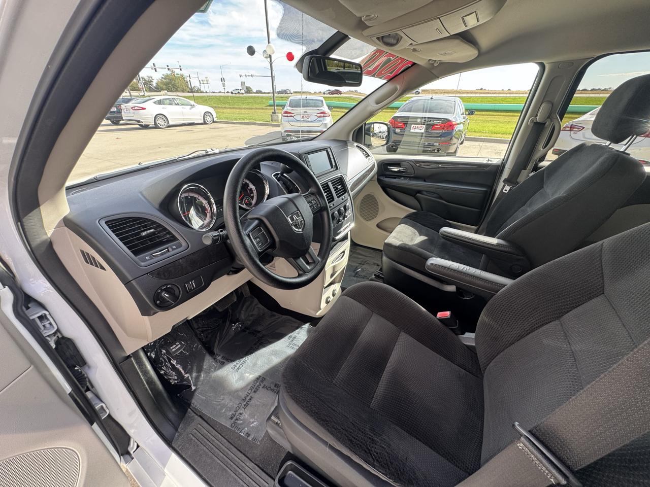 Dodge Grand Caravan SE 2020