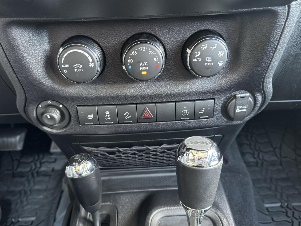 Jeep Wrangler Unlimited Sahara 4WD 2016
