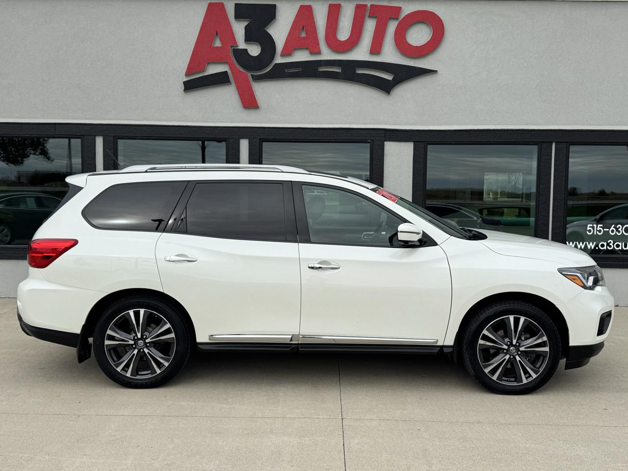 Nissan Pathfinder Platinum 4WD 2017