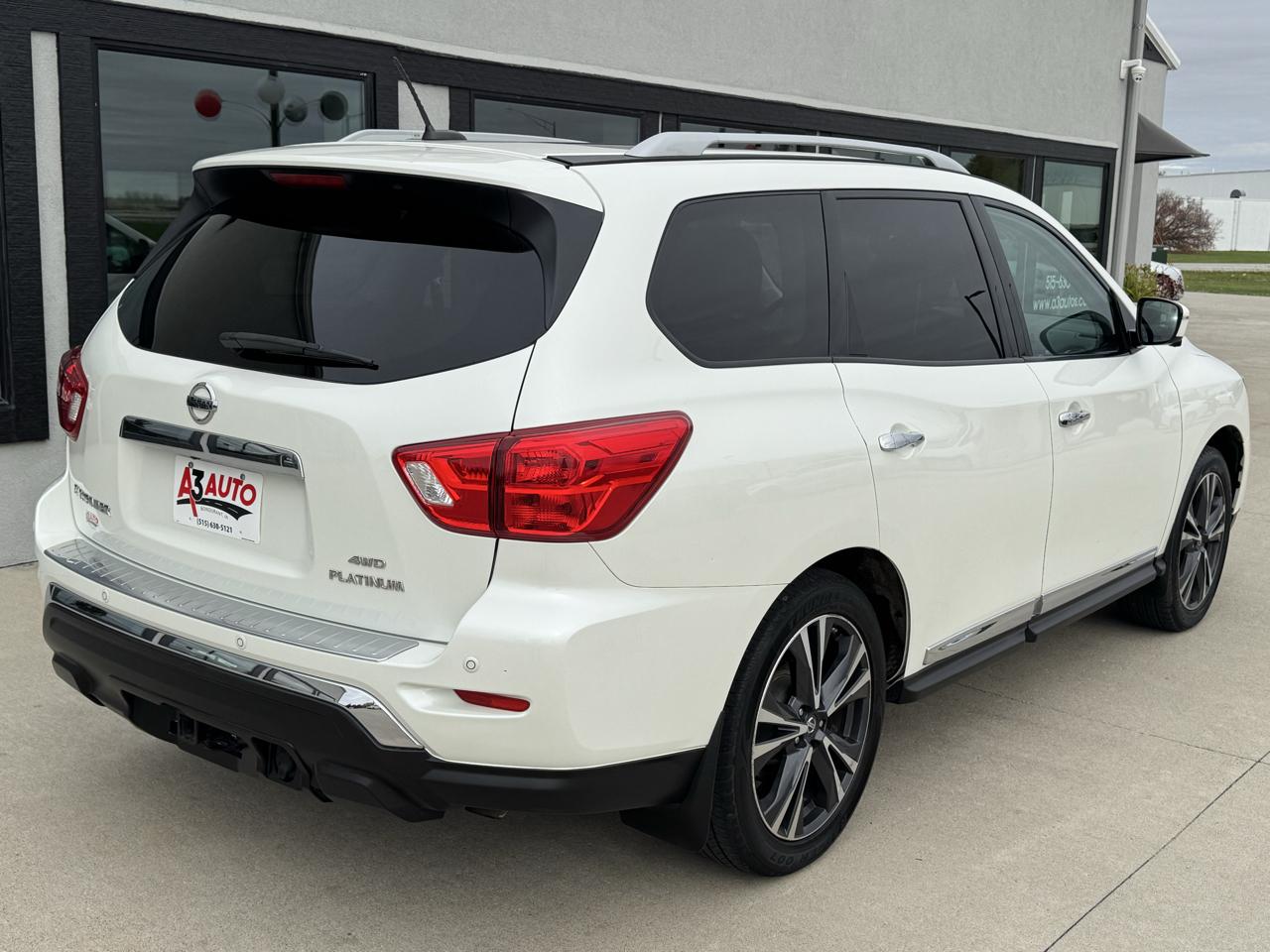 Nissan Pathfinder Platinum 4WD 2017