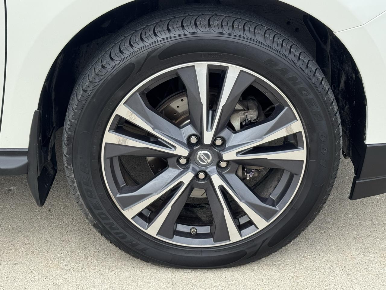Nissan Pathfinder Platinum 4WD 2017
