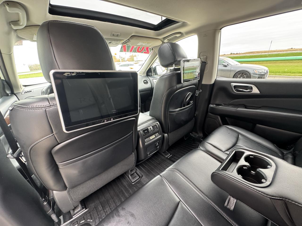 Nissan Pathfinder Platinum 4WD 2017