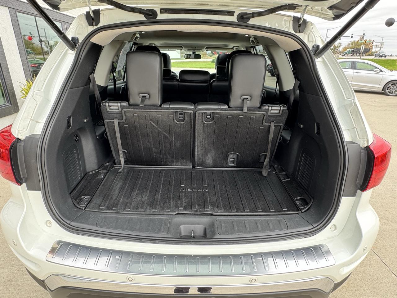 Nissan Pathfinder Platinum 4WD 2017