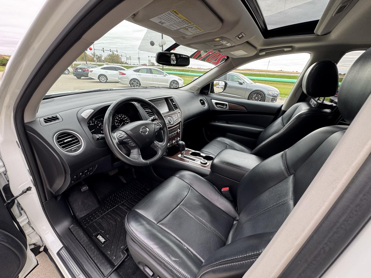 Nissan Pathfinder Platinum 4WD 2017