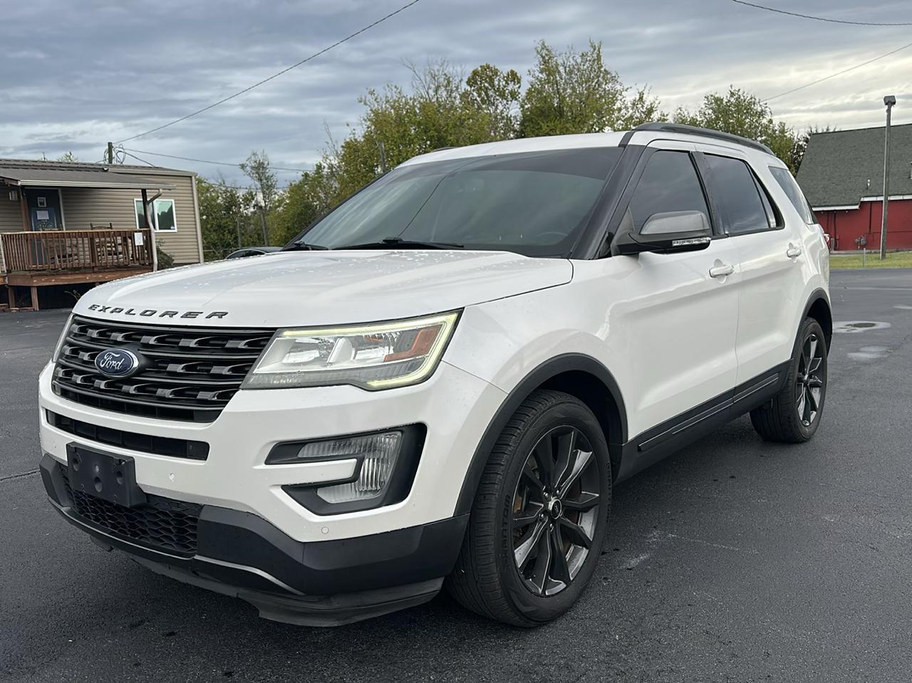2017 Ford Explorer XLT - Photo 7