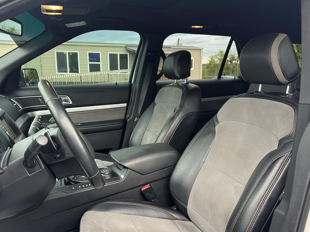 2017 Ford Explorer XLT - Photo 10
