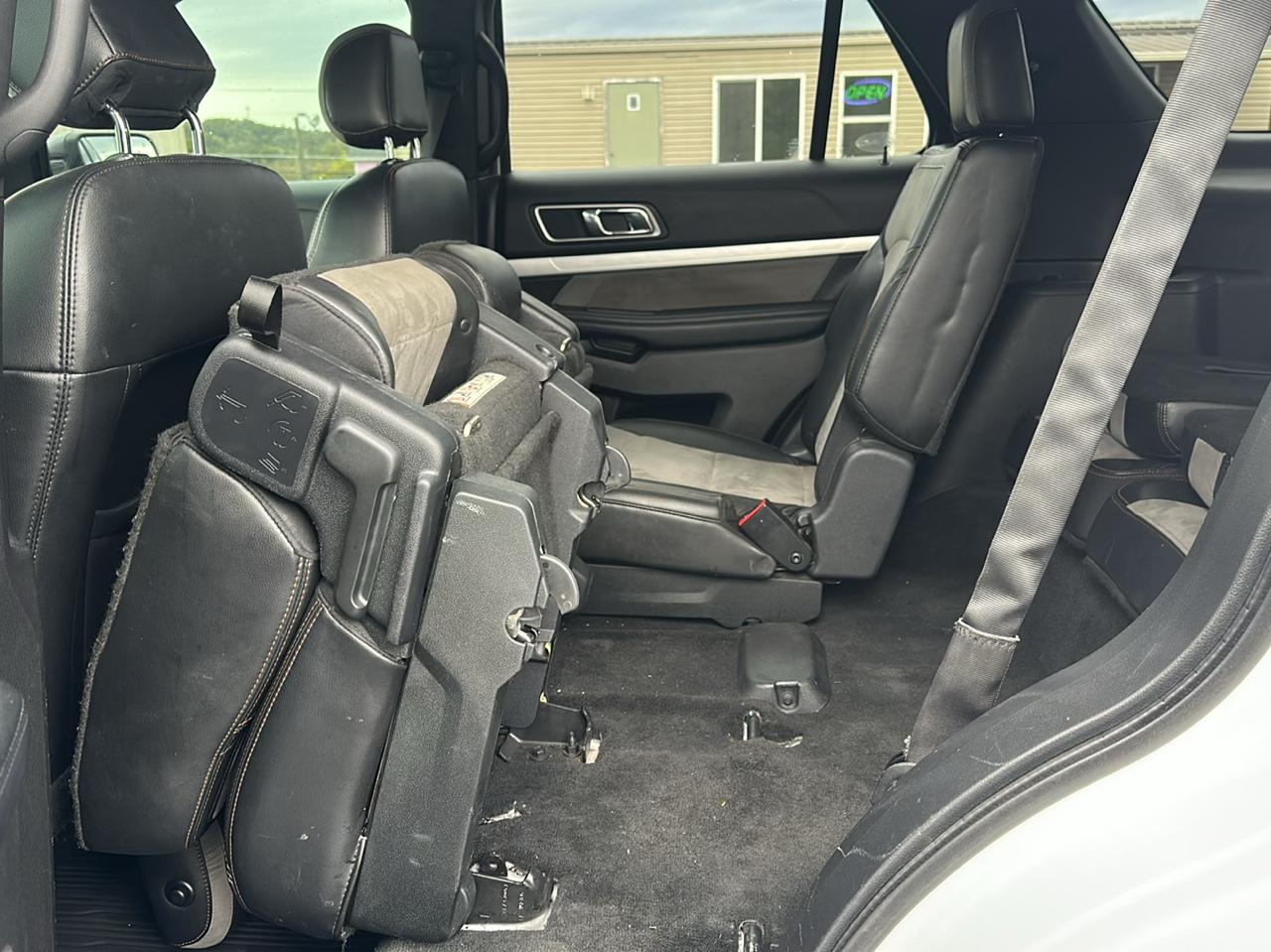 2017 Ford Explorer XLT - Photo 14