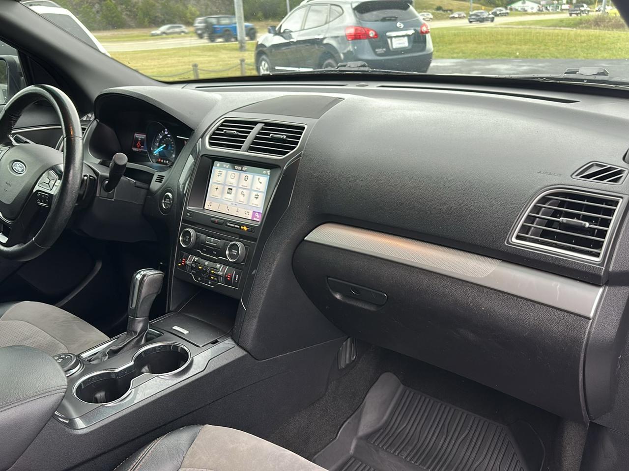 2017 Ford Explorer XLT - Photo 21