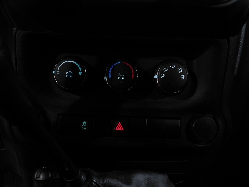 Jeep Wrangler Unlimited Sport 4WD 2012