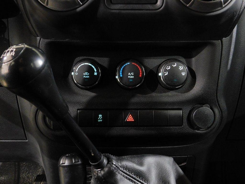 Jeep Wrangler Unlimited Sport 4WD 2012