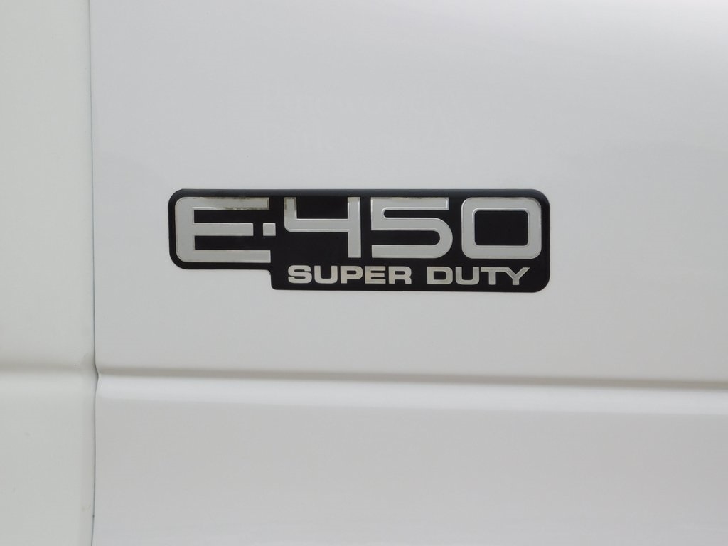 Ford Econoline E-450 2004