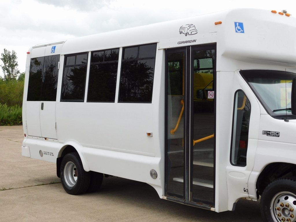 Ford Econoline E-450 2004