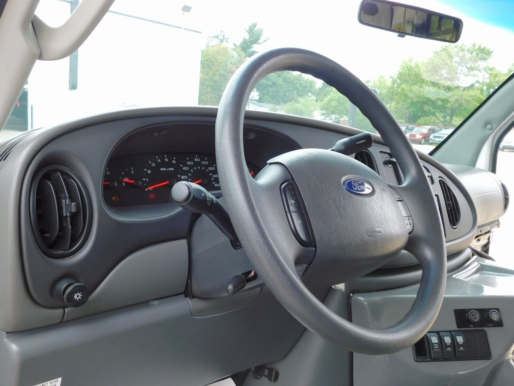 Ford Econoline E-450 2004