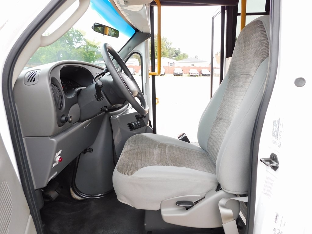 Ford Econoline E-450 2004