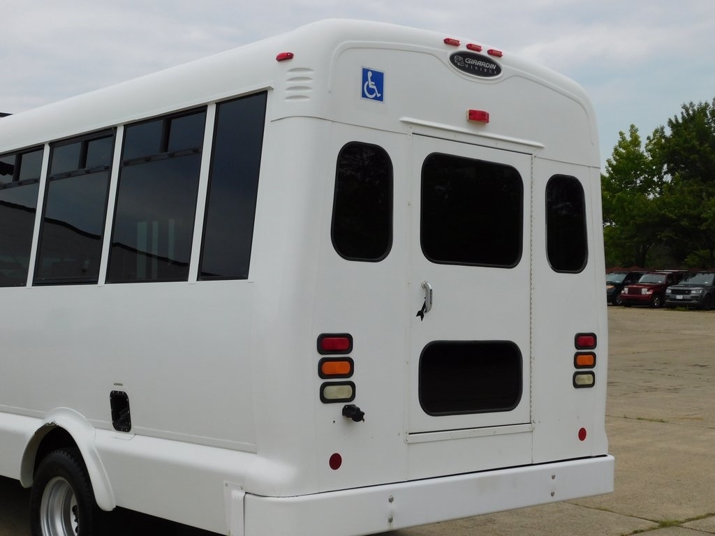 Ford Econoline E-450 2004