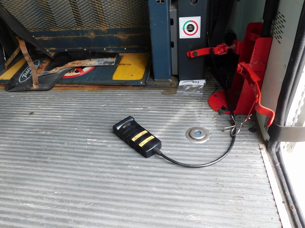 Ford Econoline E-450 2004