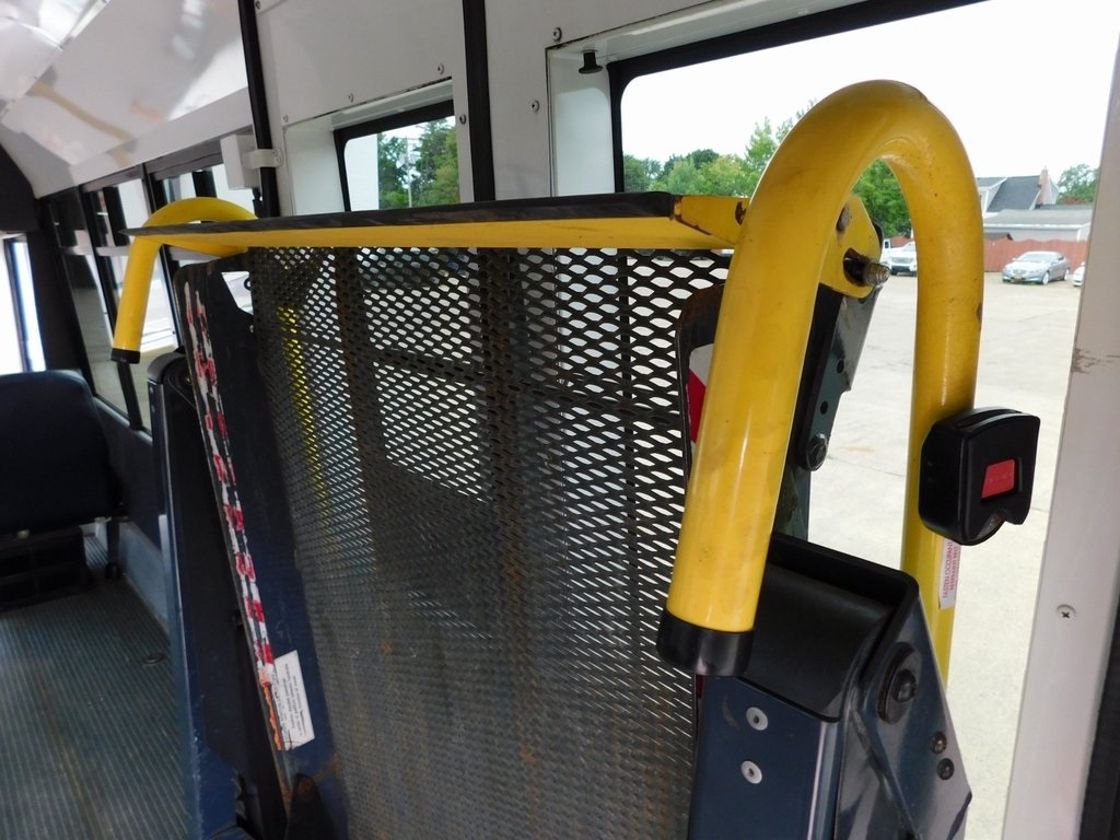 Ford Econoline E-450 2004