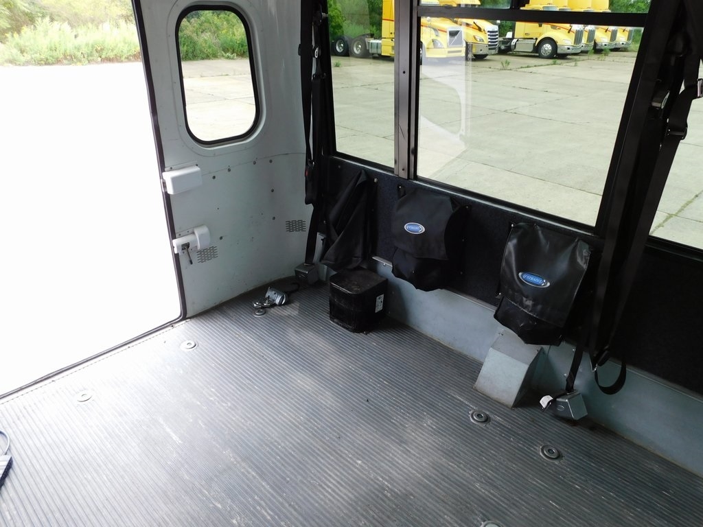 Ford Econoline E-450 2004