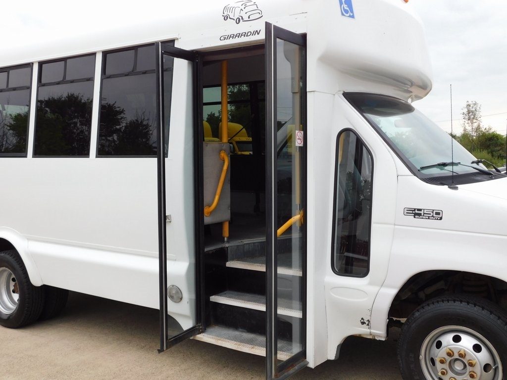 Ford Econoline E-450 2004