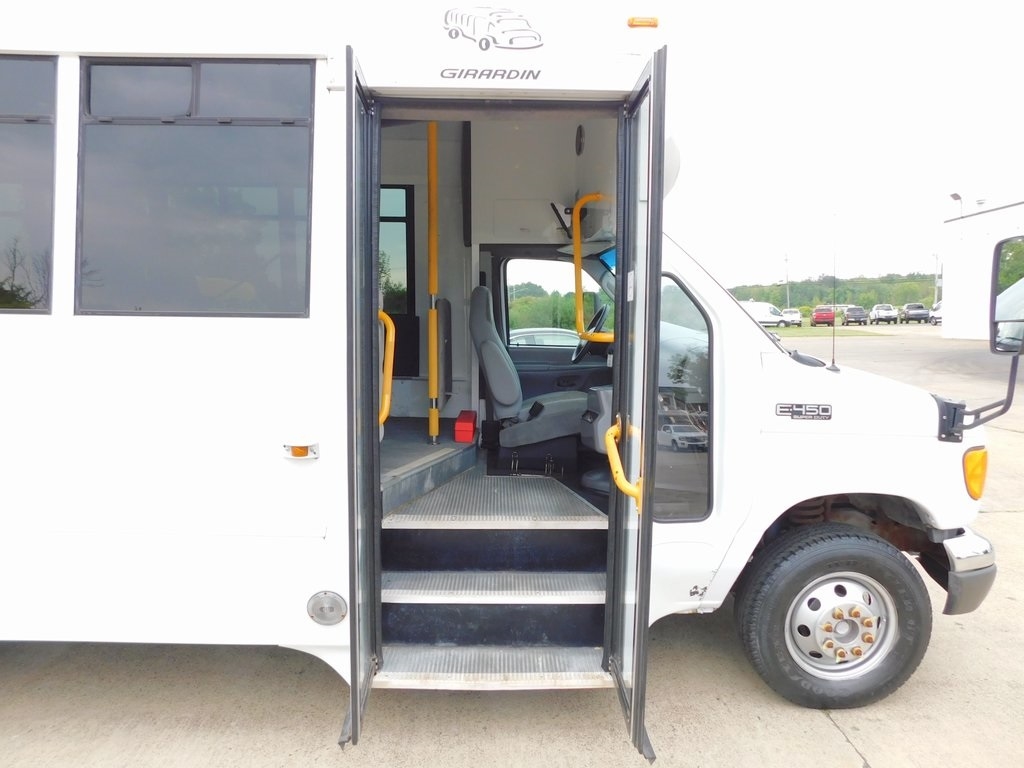 Ford Econoline E-450 2004