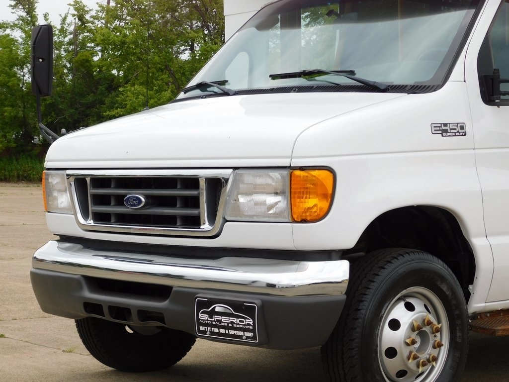 Ford Econoline E-450 2004