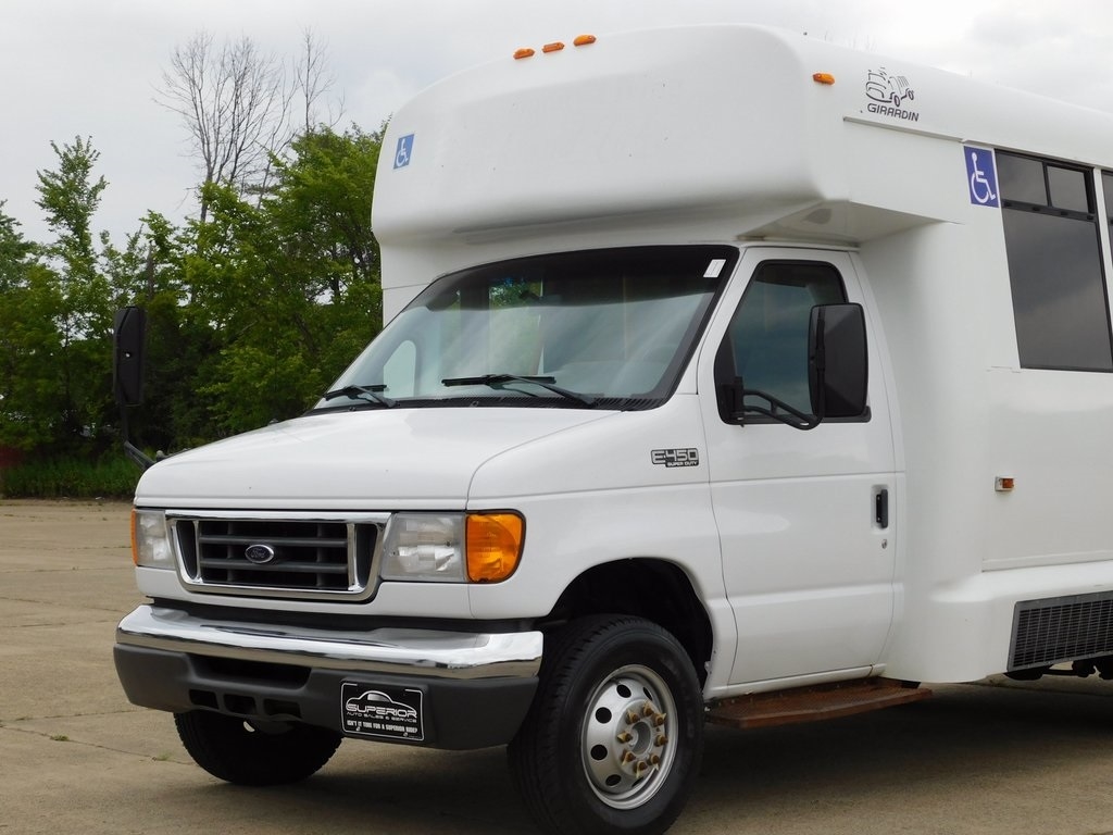 Ford Econoline E-450 2004