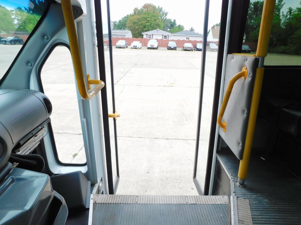 Ford Econoline E-450 2004