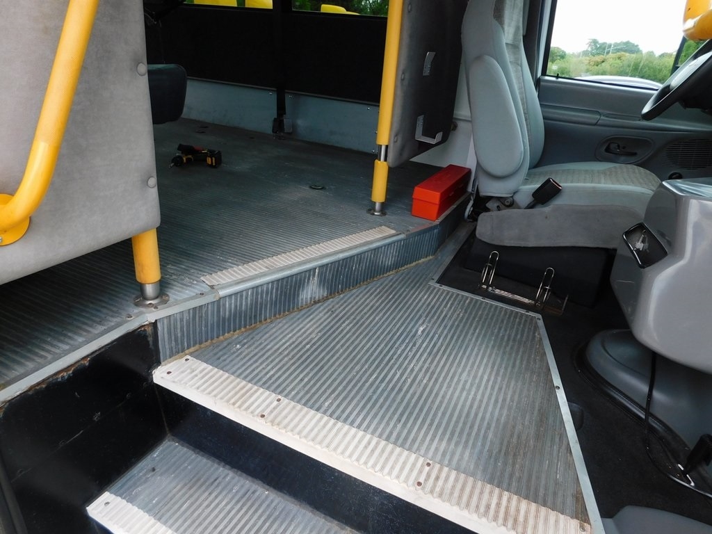 Ford Econoline E-450 2004